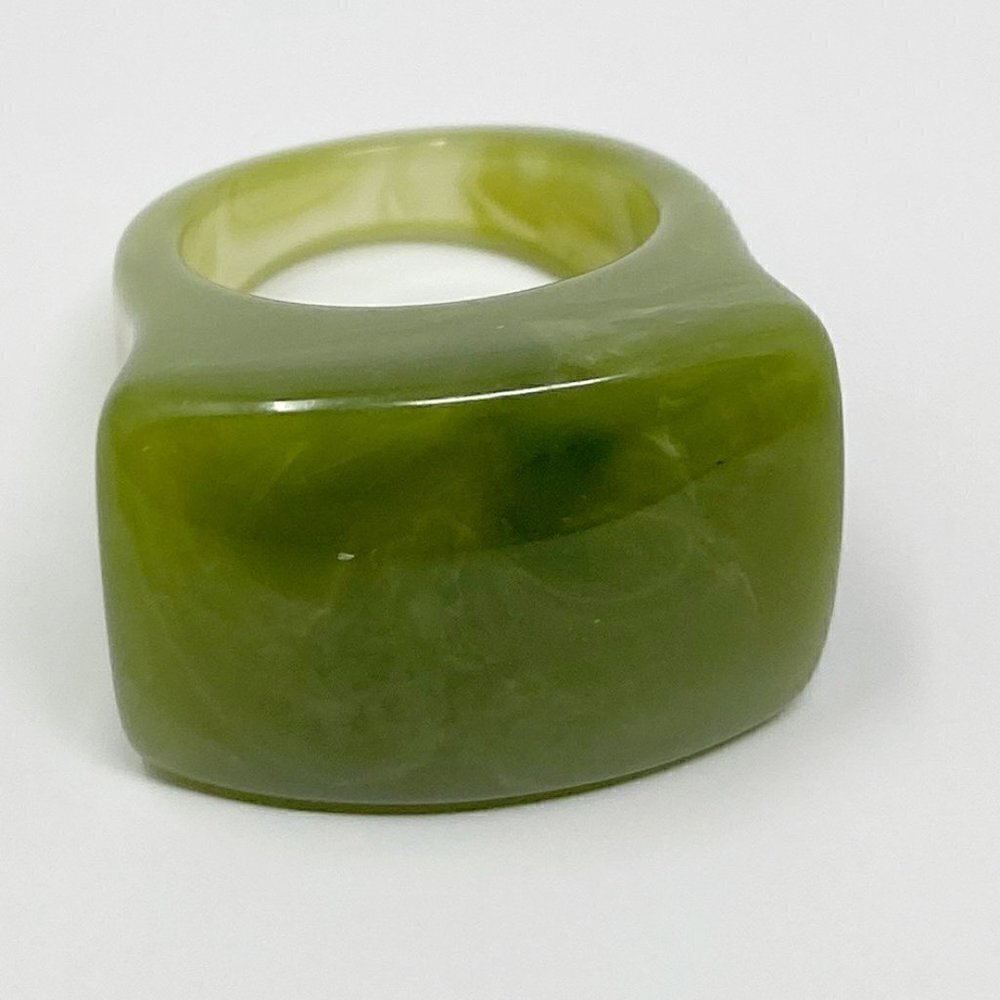 Olive Green Chunky Acrylic Ring Statement Size 6 - Picture 5 of 7
